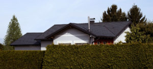 tejado de una casa estilo evertech negro