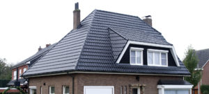 casa con un tejado estilo everglaze